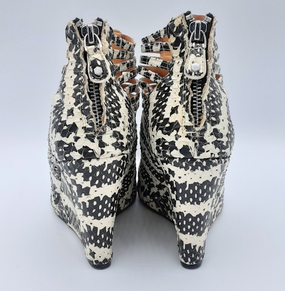 Rebecca Minkoff Sydney Snake Print Cage Wedge Sandal Size 7. - Picture 4 of 14